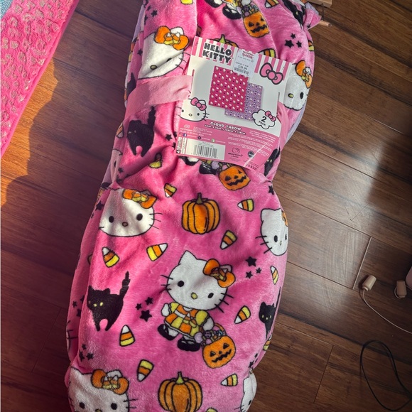 Hello Kitty Halloween🧡 - Picture 1 of 2